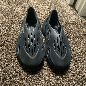 Yeezy Foam Runner “Mineral Blue”